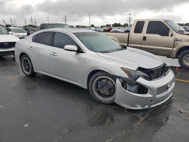 1N4AA5AP6DC817512 - 2013 NISSAN MAXIMA S 银色 照片 4