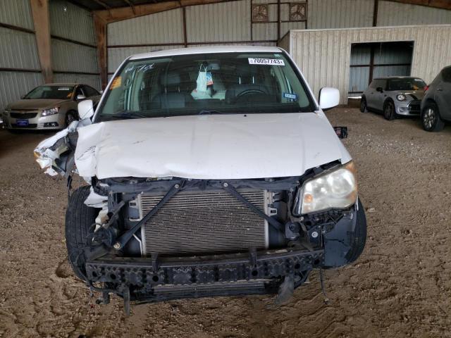 2C4RC1BG7FR510200 - 2015 CHRYSLER TOWN & COU TOURING WHITE photo 5