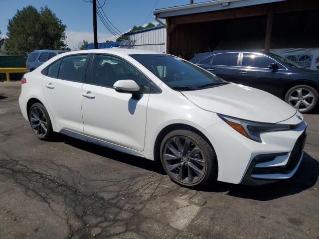 JTDBCMFE8P3024257 - 2023 TOYOTA COROLLA LE თეთრი ფოტო 4
