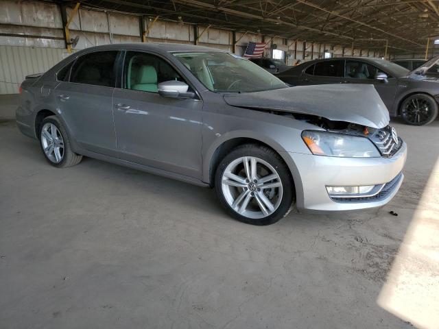 1VWCN7A38DC009126 - 2013 VOLKSWAGEN PASSAT SEL SILVER photo 4