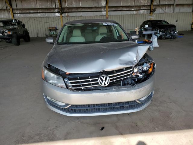 1VWCN7A38DC009126 - 2013 VOLKSWAGEN PASSAT SEL SILVER photo 5