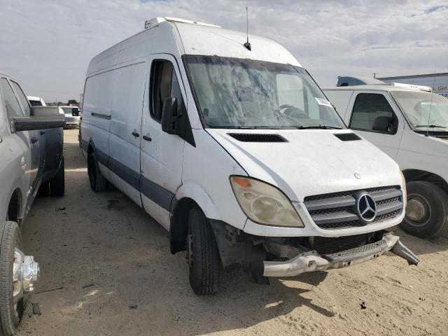 WD3PF4CC4A5424368 - 2010 MERCEDES-BENZ SPRINTER 3500 WHITE photo 4