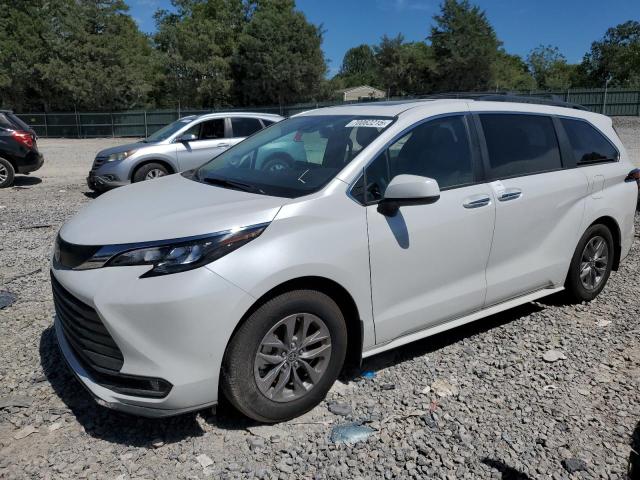 2025 TOYOTA SIENNA XLE, 