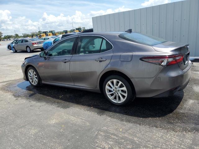 4T1C11AK4PU103811 - 2023 TOYOTA CAMRY LE GRAY photo 2