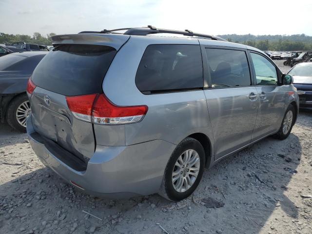 5TDYK3DC3BS136951 - 2011 TOYOTA SIENNA XLE SILVER photo 3