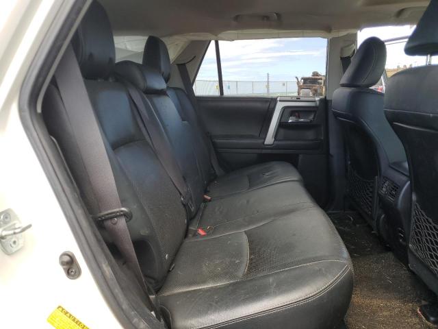 JTEZU5JR7G5136222 - 2016 TOYOTA 4RUNNER SR5 WHITE photo 11