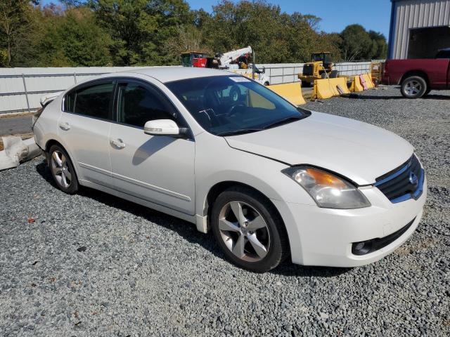 1N4BL21E18N456678 - 2008 NISSAN ALTIMA 3.5SE WHITE photo 4