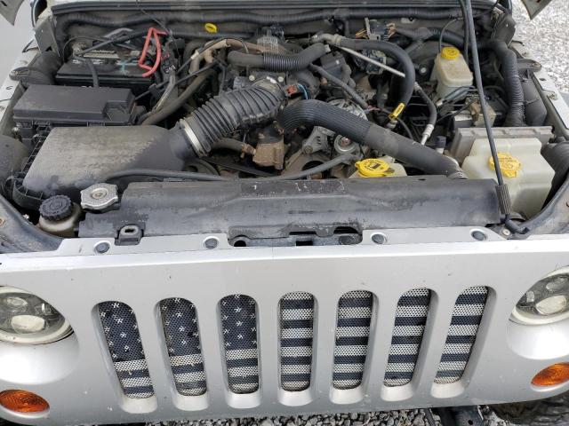 1J4BA3H15BL602781 - 2011 JEEP WRANGLER U SPORT Gümüş fotoğraf 12