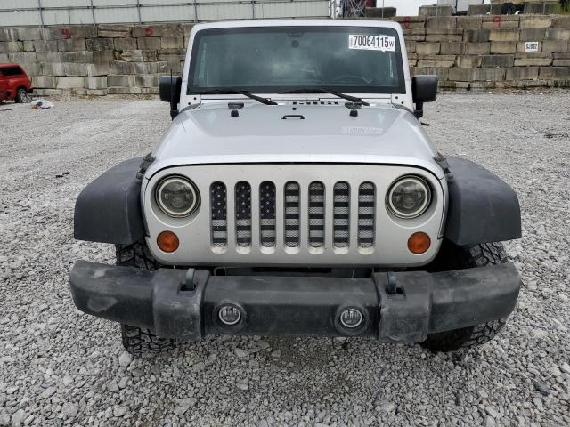 1J4BA3H15BL602781 - 2011 JEEP WRANGLER U SPORT Gümüş fotoğraf 5