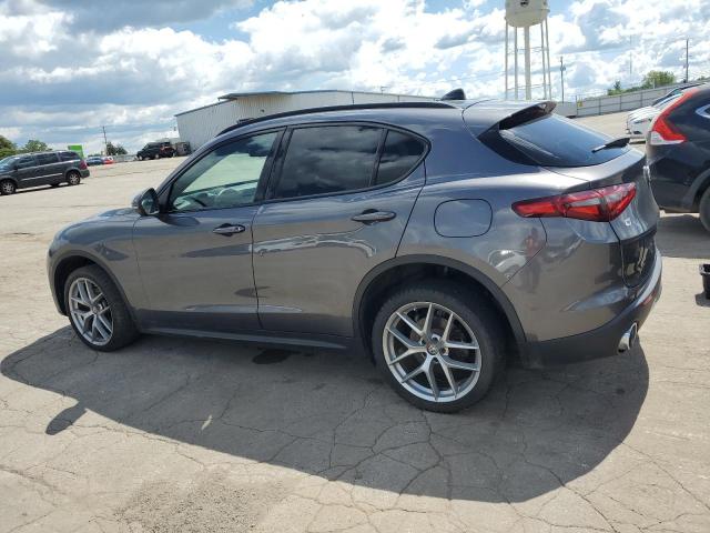 ZASFAKNN7J7B83954 - 2018 ALFA ROMEO STELVIO TI SPORT GRAY photo 2