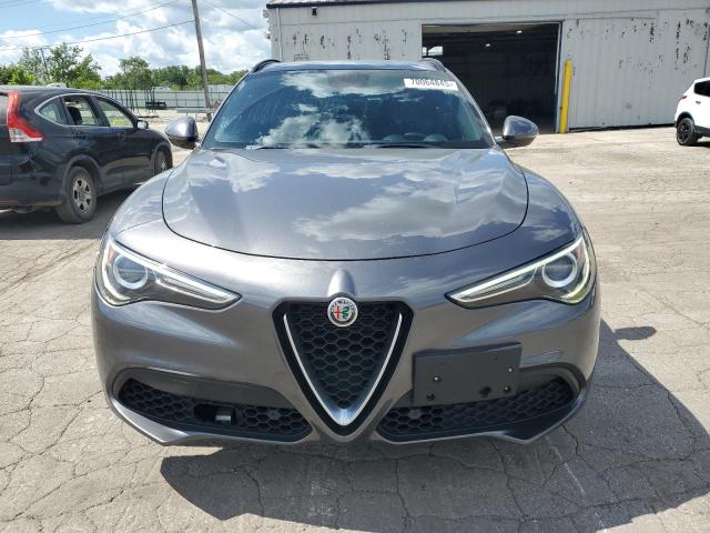 ZASFAKNN7J7B83954 - 2018 ALFA ROMEO STELVIO TI SPORT GRAY photo 5