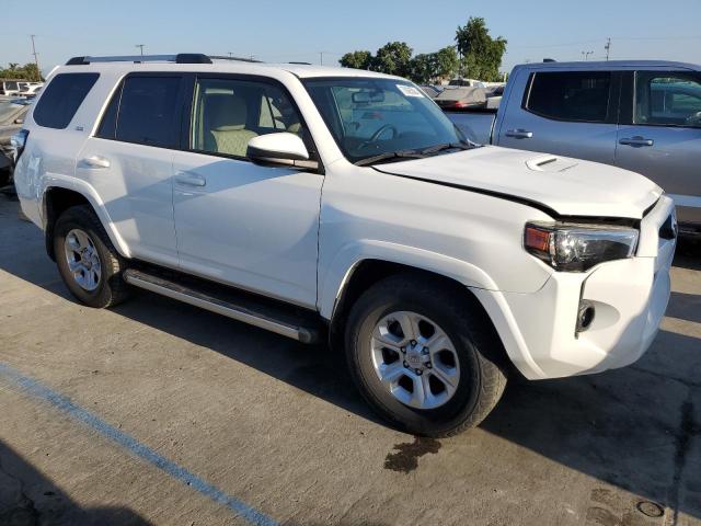 JTEZU5JRXK5191627 - 2019 TOYOTA 4RUNNER SR5 WHITE photo 4