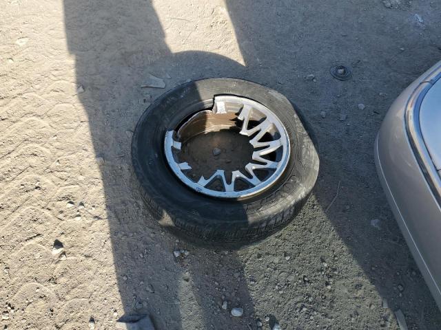 1LNHM82W21Y709177 - 2001 LINCOLN TOWN CAR SIGNATURE SILVER photo 12