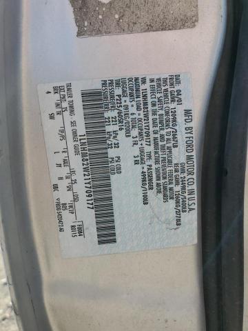 1LNHM82W21Y709177 - 2001 LINCOLN TOWN CAR SIGNATURE SILVER photo 13