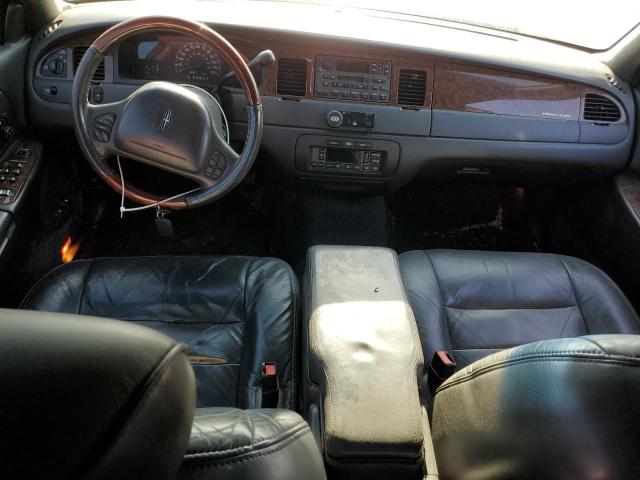 1LNHM82W21Y709177 - 2001 LINCOLN TOWN CAR SIGNATURE SILVER photo 8