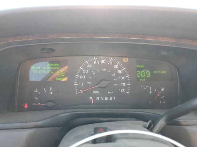 1LNHM82W21Y709177 - 2001 LINCOLN TOWN CAR SIGNATURE SILVER photo 9