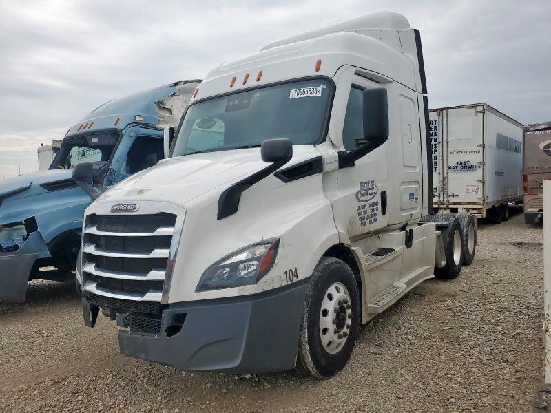 3AKJHPDV8LSLM6776 - 2020 FREIGHTLINER CASCADIA 1 白色 照片 2