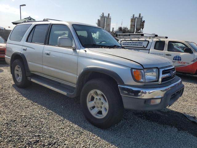 JT3GN86R7Y0169629 - 2000 TOYOTA 4RUNNER SR5 ვერცხლისფერი ფოტო 4