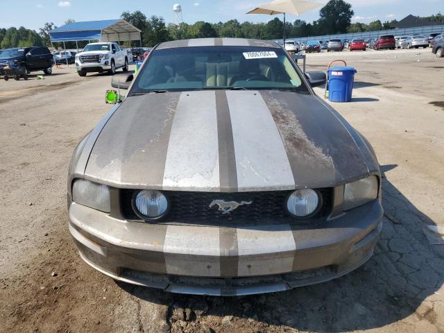 1ZVFT82H355116285 - 2005 FORD MUSTANG GT CHARCOAL photo 5