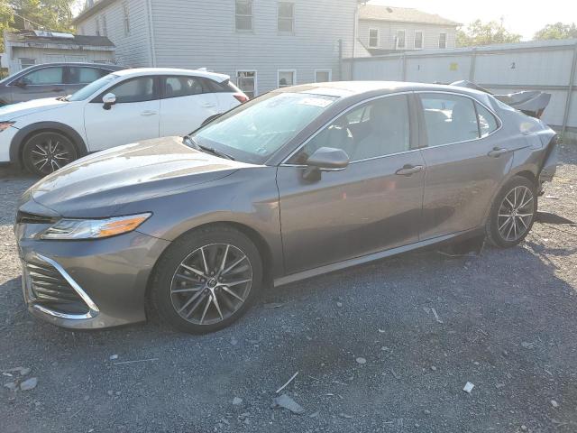 2021 TOYOTA CAMRY XLE, null