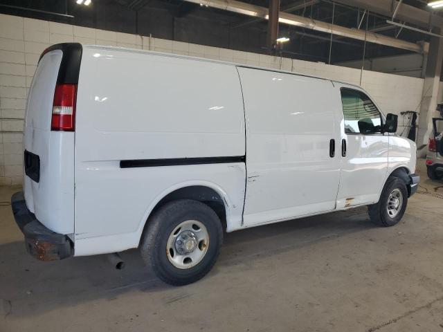 1GCWGFCA7E1206351 - 2014 CHEVROLET EXPRESS G2 WHITE photo 3