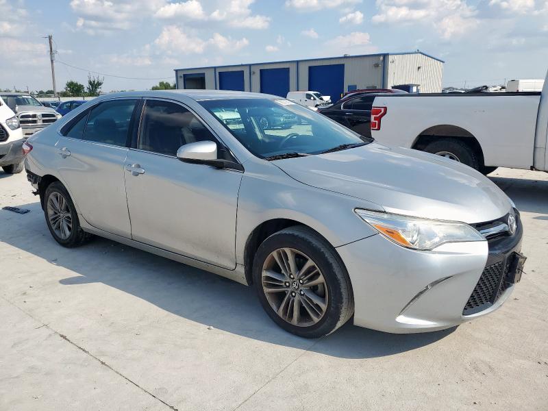 4T1BF1FK0HU417334 - 2017 TOYOTA CAMRY LE SILVER photo 4