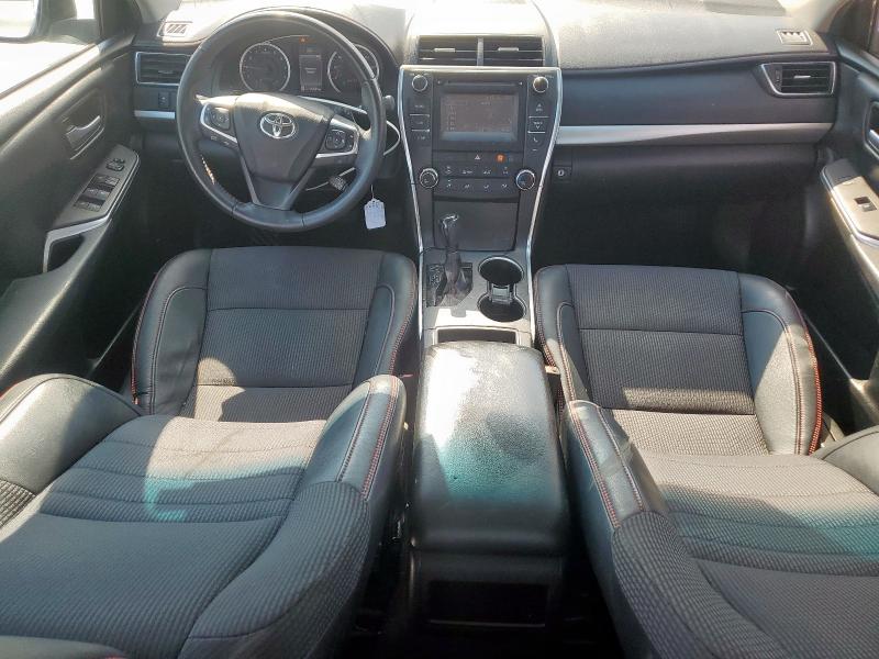 4T1BF1FK0HU417334 - 2017 TOYOTA CAMRY LE SILVER photo 8