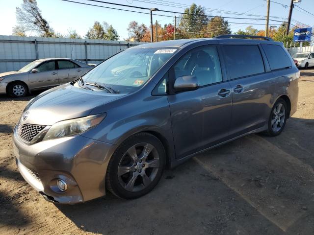 5TDXK3DC0BS173483 - 2011 TOYOTA SIENNA SPORT GRAY photo 1