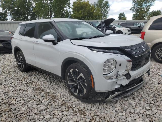 JA4J4UA83PZ025480 - 2023 MITSUBISHI OUTLANDER SE SILVER photo 4