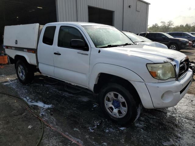 5TETU62NX7Z428214 - 2007 TOYOTA TACOMA PRERUNNER ACCESS CAB WHITE photo 4