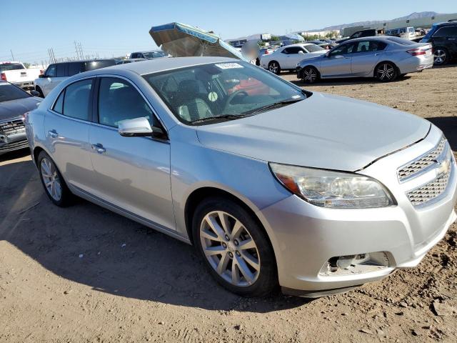 1G11H5SA1DF292799 - 2013 CHEVROLET MALIBU LTZ ვერცხლისფერი ფოტო 4