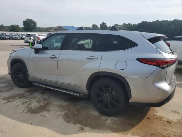 5TDCZRAH1NS546810 - 2022 TOYOTA HIGHLANDER L SILVER photo 2