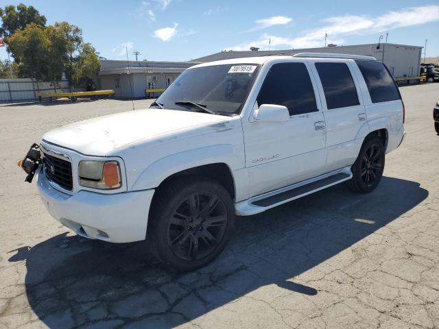 2000 CADILLAC ESCALADE LUXURY, 