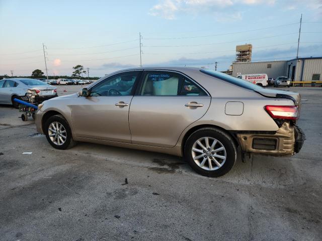 4T1BF3EK4BU657913 - 2011 TOYOTA CAMRY BASE Золотий фото 2