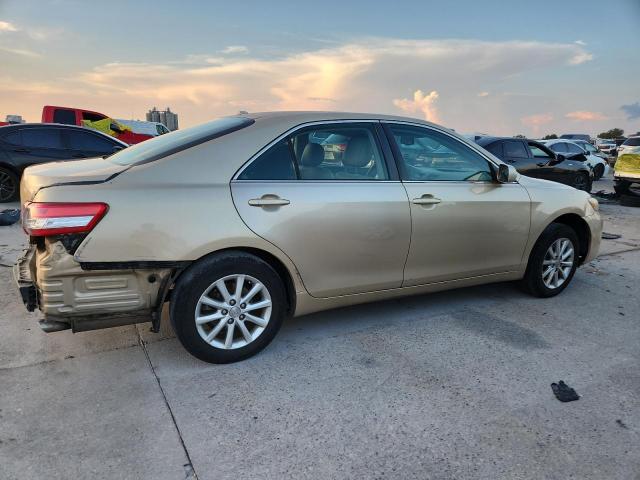 4T1BF3EK4BU657913 - 2011 TOYOTA CAMRY BASE Золотий фото 3