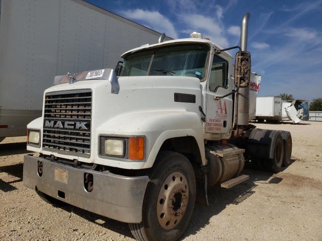 1M1AJ07Y57N007570 - 2007 MACK 600 CHN600 WHITE photo 2