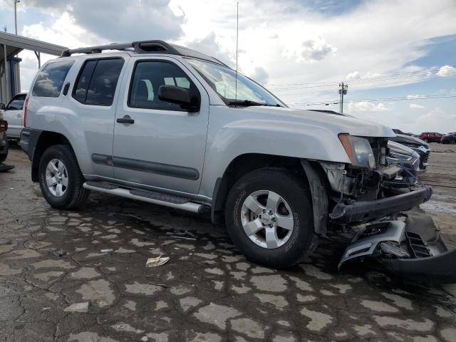 5N1AN0NW8DN811035 - 2013 NISSAN XTERRA X SILVER photo 4