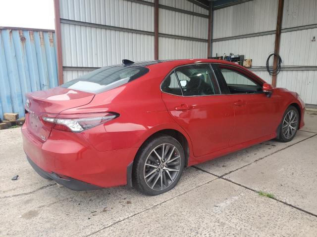 4T1F11BK9PU080926 - 2023 TOYOTA CAMRY XLE წითელი ფოტო 3