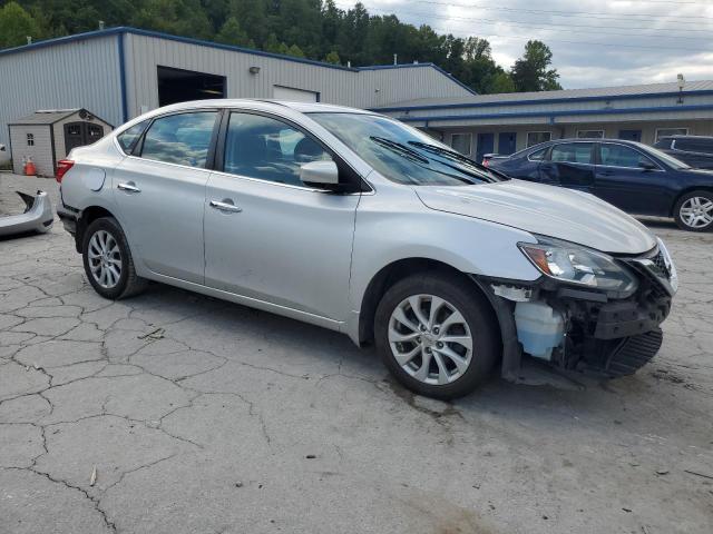 3N1AB7AP2JL638289 - 2018 NISSAN SENTRA S 银色 照片 4