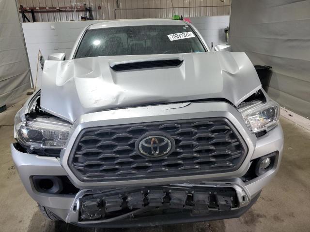 3TMCZ5AN9NM491585 - 2022 TOYOTA TACOMA DOUBLE CAB 灰色 照片 5
