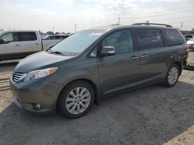 2013 TOYOTA SIENNA XLE, 