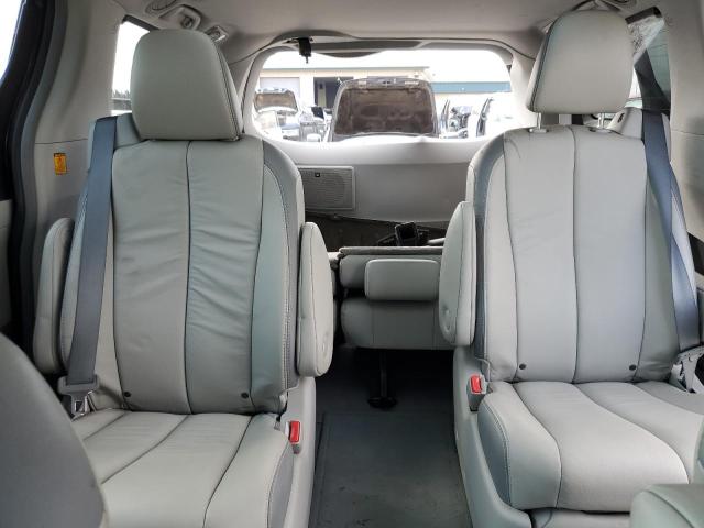 5TDYK3DC5DS370432 - 2013 TOYOTA SIENNA XLE GRAY photo 10