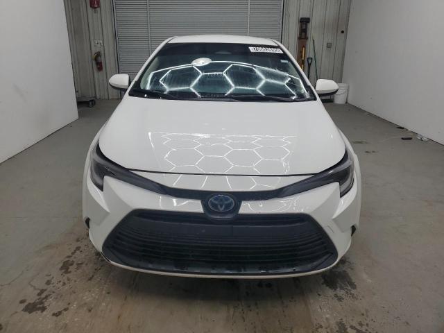 JTDBCMFE4R3039311 - 2024 TOYOTA COROLLA LE 白色 照片 5