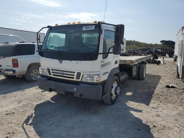 3FRLL45Z96V336364 - 2006 FORD LOW CAB FO LCF450 WHITE photo 2