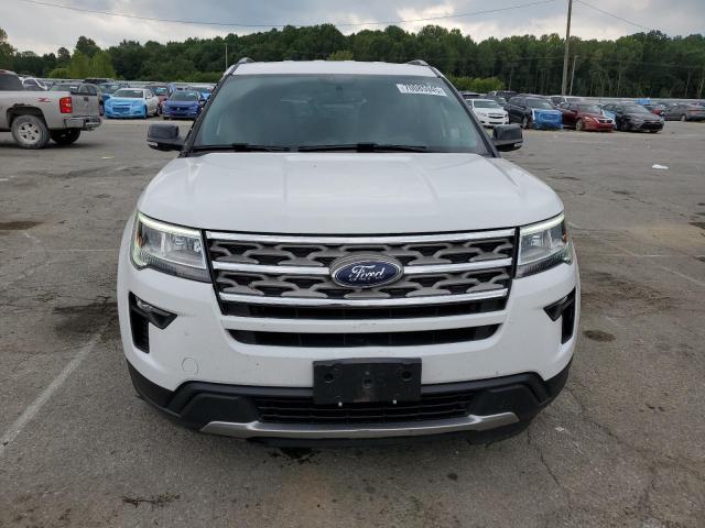 1FM5K8D80JGA56913 - 2018 FORD EXPLORER XLT Weiß Foto 5