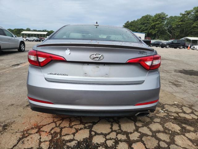 5NPE24AF6FH222810 - 2015 HYUNDAI SONATA SE 银色 照片 6