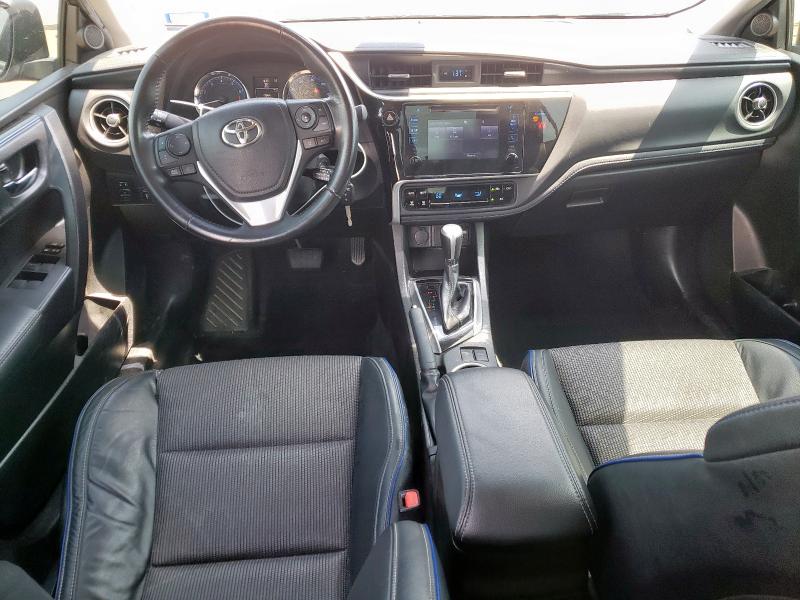 5YFBURHEXJP843406 - 2018 TOYOTA COROLLA L 蓝色 照片 8