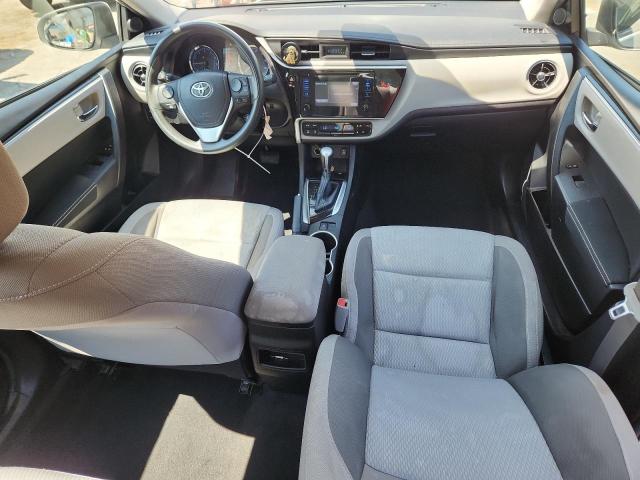 5YFBURHE7JP772889 - 2018 TOYOTA COROLLA L 银色 照片 8