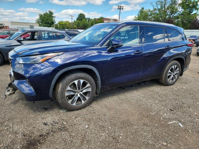 2022 TOYOTA HIGHLANDER XLE, 