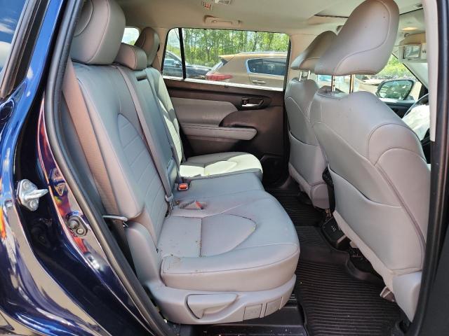 5TDGZRBH8NS208255 - 2022 TOYOTA HIGHLANDER XLE BLUE photo 11